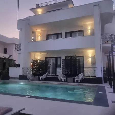 Viroga 4* Castel Volturno