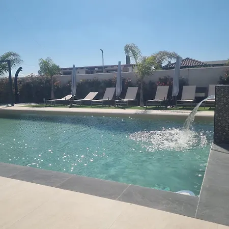 Viroga Aparthotel 4*