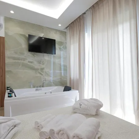 Viroga Aparthotel 4*